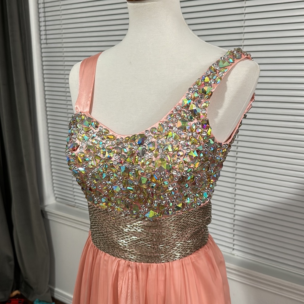 Beautiful dress. Worn only few time. Light peach color. - Picture 2 of 5